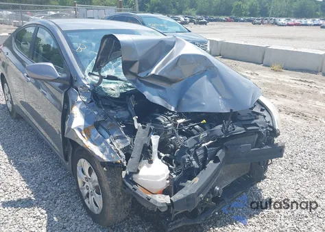 2016 Hyundai Elantra Se z USA, uszkodzony, nr VIN KMHDH4AE9GU646955